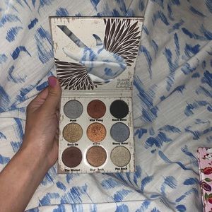 Glam Metals Eyeshadow pallet By:CROWN